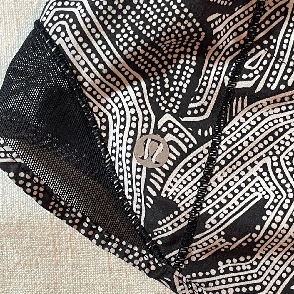 Lululemon Hotty Hot 2" Running Shorts Womens Dottie Tribe White Black Sz 10 - Picture 2 of 11